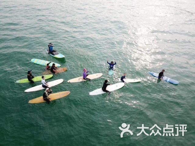 红魔9 Pro龙年特别版手机今日正式开售 银白机身帅炸